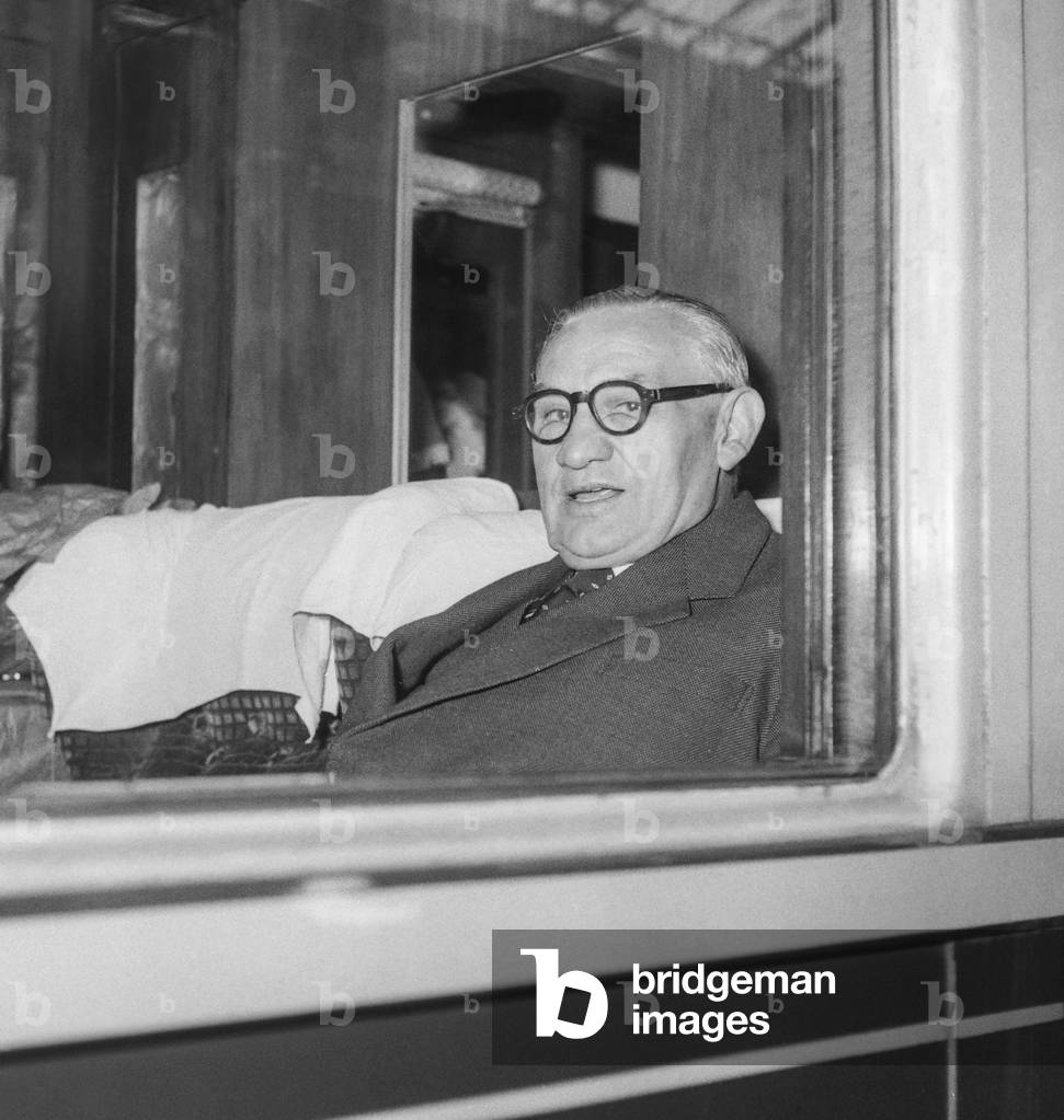 Ernest Bevin in the train in Paris, going back to London, February 3, 1950 (b/w photo)