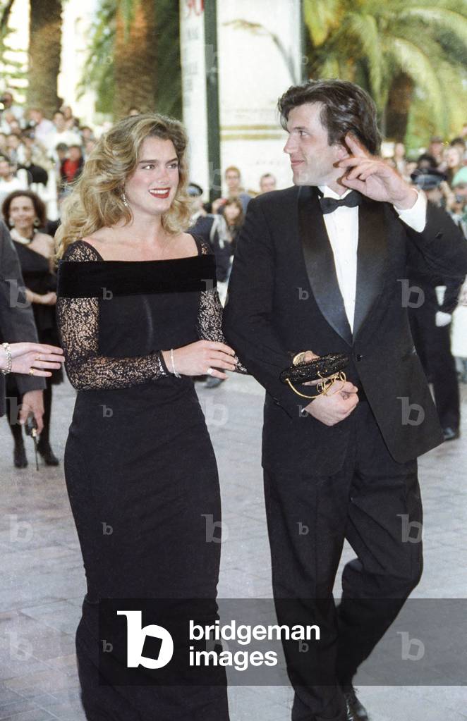 Cannes film festival, May 14, 1990 : Brooke Shields and a friend (photo)