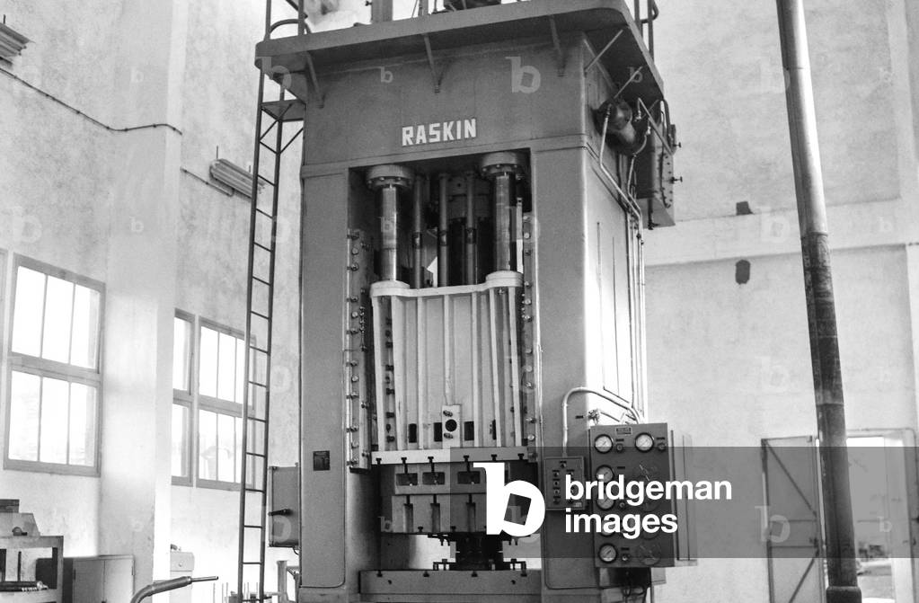 Turbomeca factory (gas turbine engines) in Bordes, France, February 20, 1958 (b/w photo)