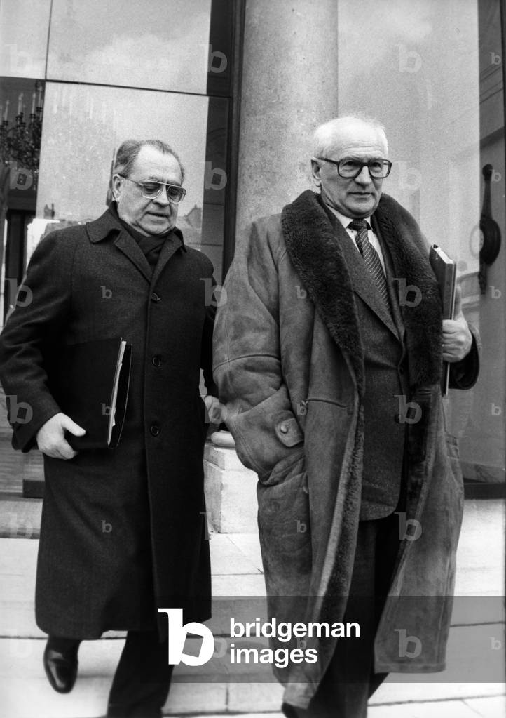 Pierre Beregovoy And Jean Poperen Leaving L'Elysee After the Council of Ministers of 13 February 1991 (b/w photo)