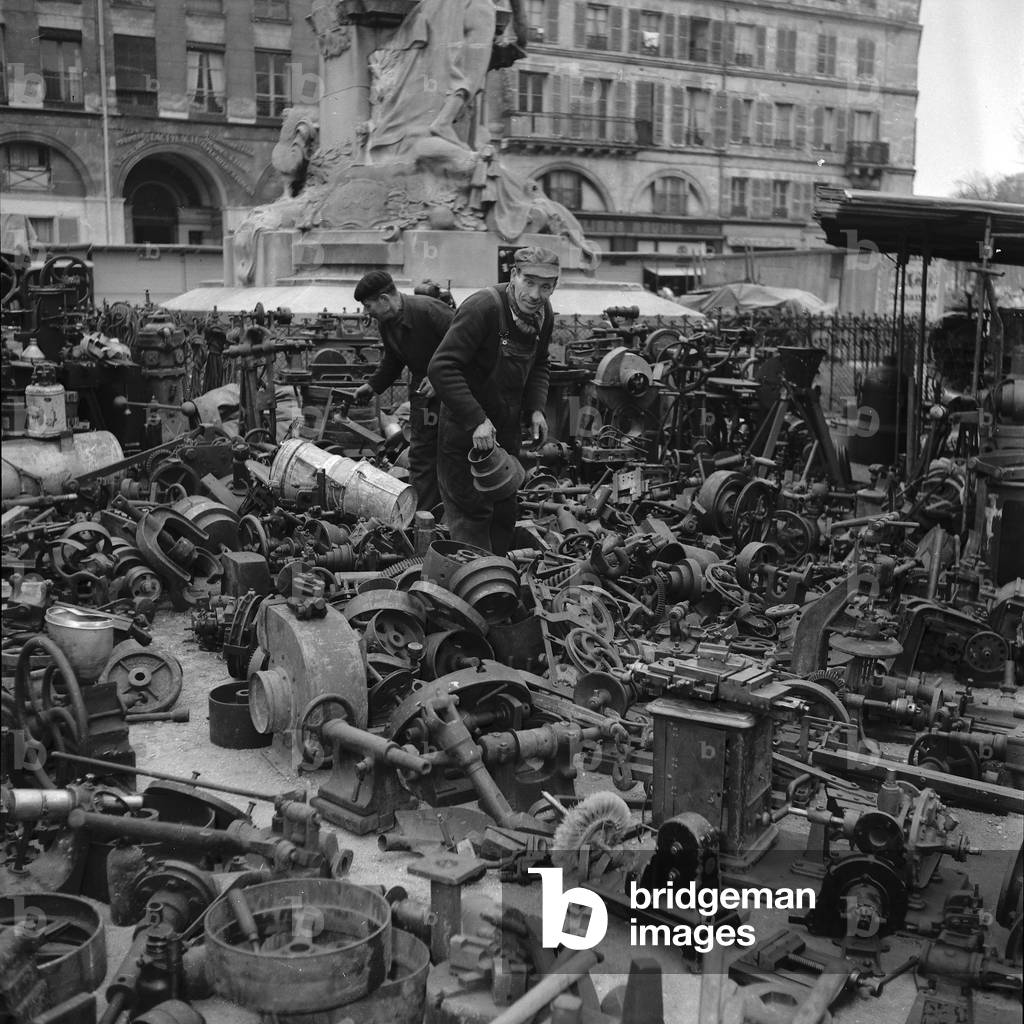 Scrap metal and hams fair, Paris, 1952