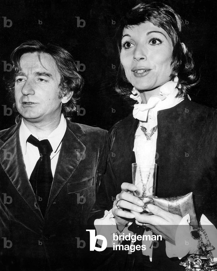 Elsa Martinelliand Husband Willy Rizzo Decided To Create Their Own Furniture Collection, here during Presentation December 25, 1970 (b/w photo)