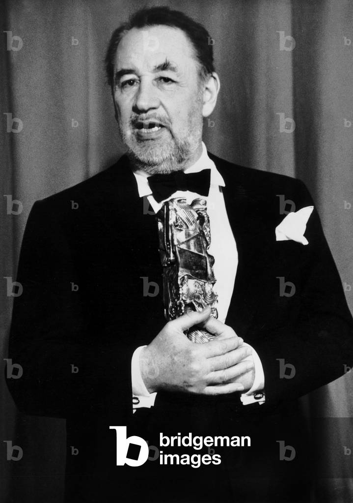Philippe Noiret With The Cesar (French Movie Prize) For Best Actor on March 5, 1990 (b/w photo)
