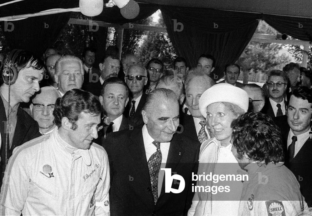 Before Departure of The Race 
