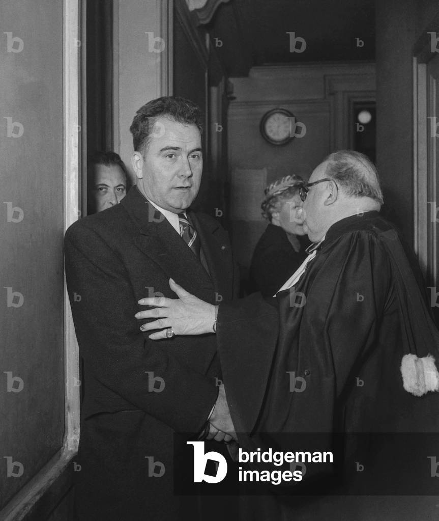 The Generals affair (First Indochina War) : French General Grossin with his lawyer Mr de Moro Giafferi at examining magistrate in Paris, April 17, 1950 (Grossin is bringing an action for libel against Mr Pia from paper 