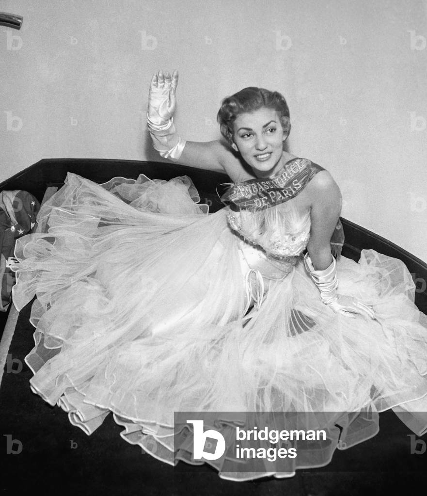 Claude Borelli, ambassador of Paris at Rio de Janeiro carnival, January 25, 1950 (b/w photo)