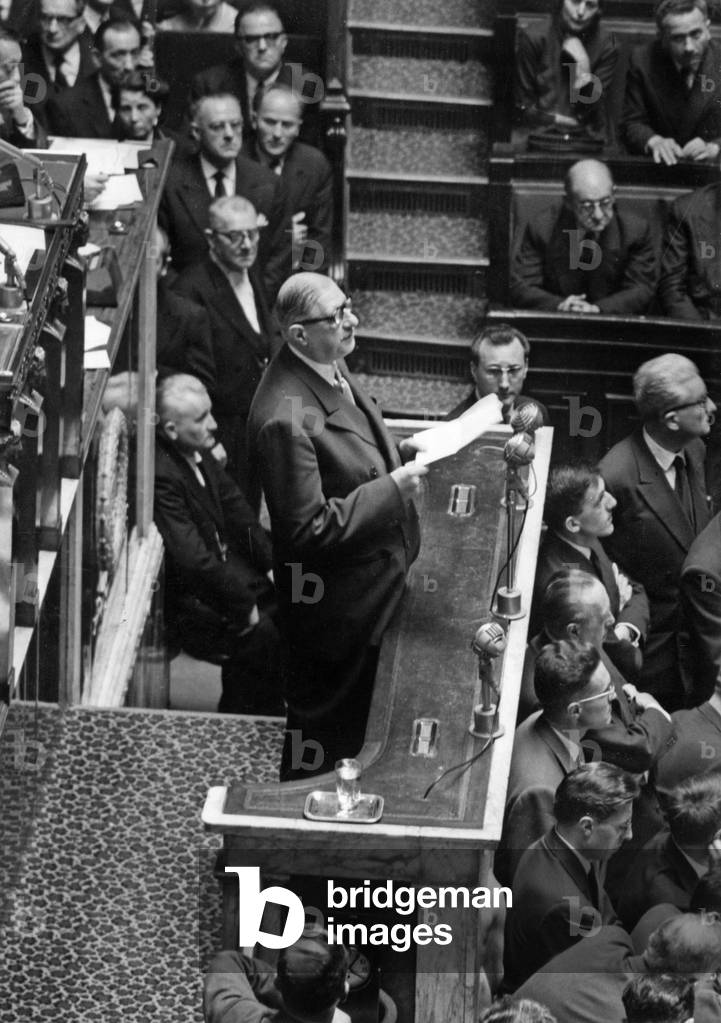 Charles De Gaulle Speaking at National Assembly, 1958 (photo)
