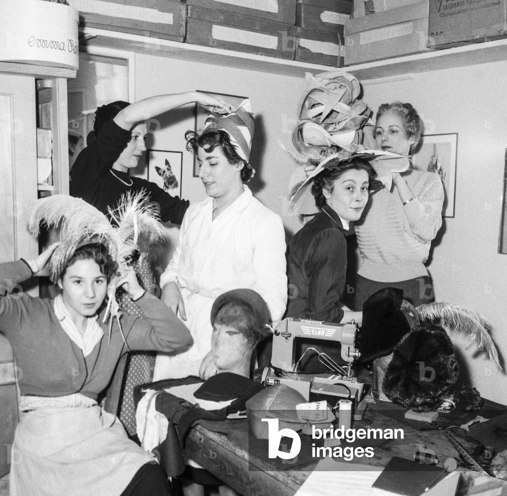 Preparation for St Catherine, Paris, November 16, 1951 : here at Emma Pierron's place (b/w photo)