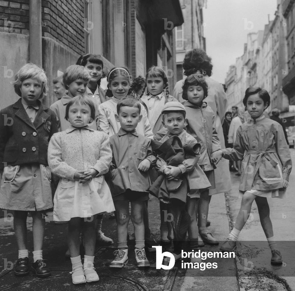 Start of the (new) academic year, September 16, 1960 : young children (b/w photo)