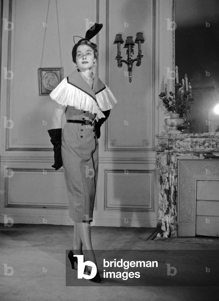 Presentation on February 24, 1950 of Fashion By Jacques Fath : Dress (b/w photo)