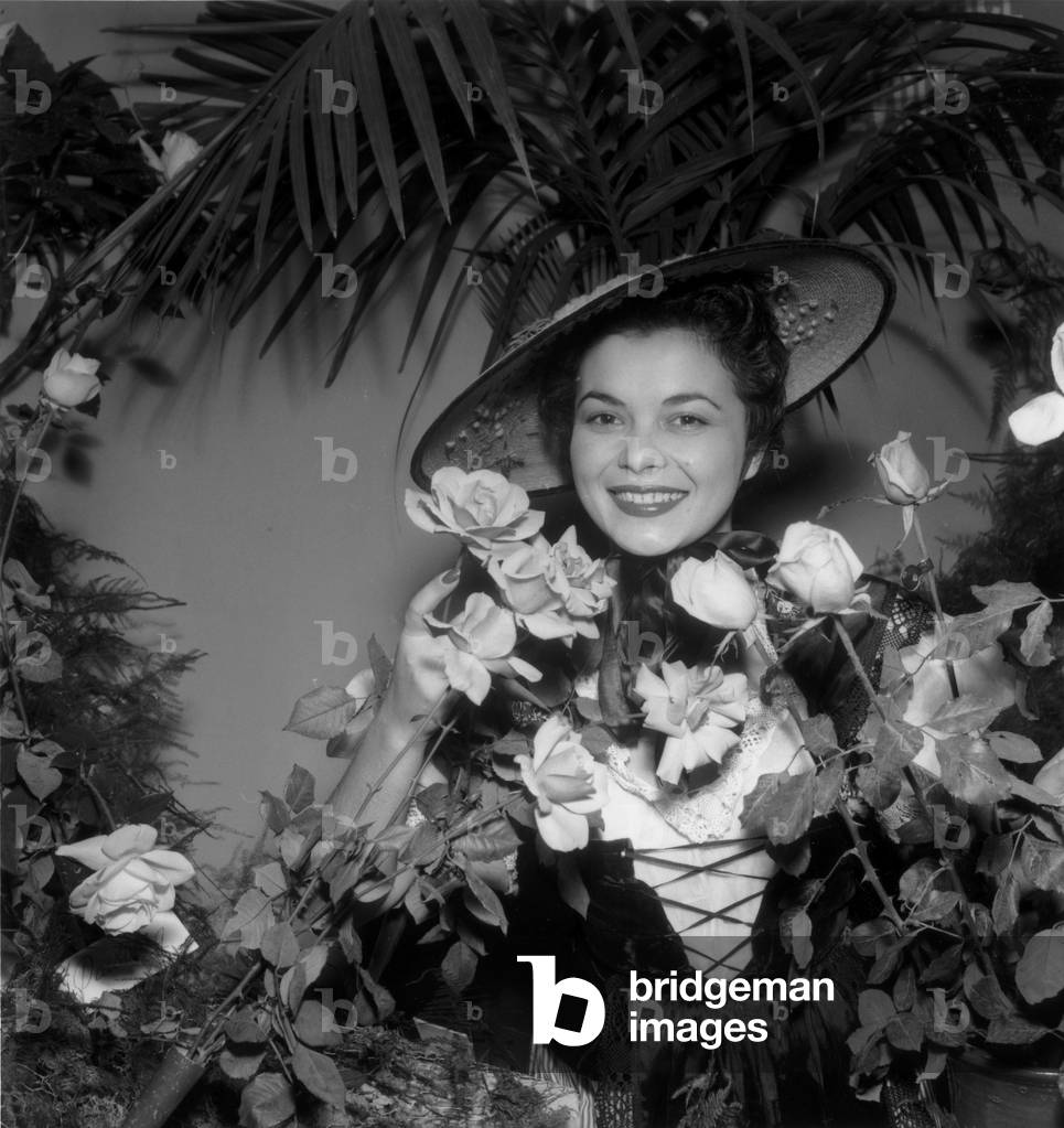 Miss Rose 1954 : Aline Ordan December 19, 1954 (b/w photo)