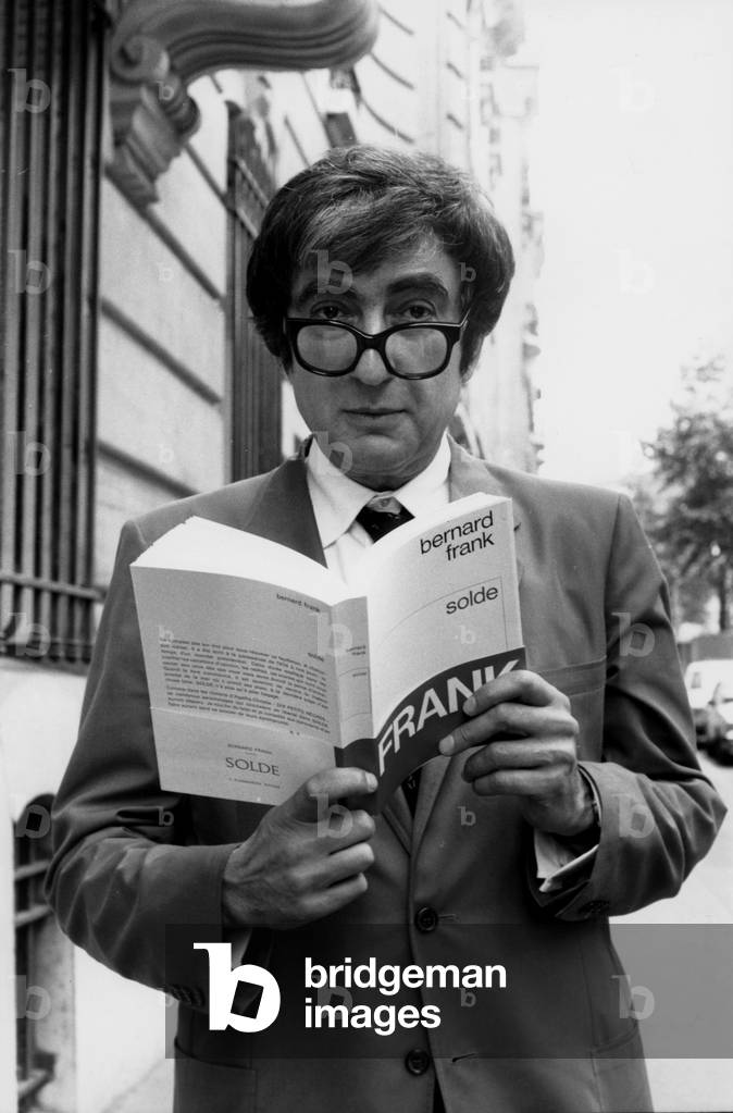Cx13671 Bernard Frank Recoit The Roger Nimir Award June 10, 1981 (b/w photo)