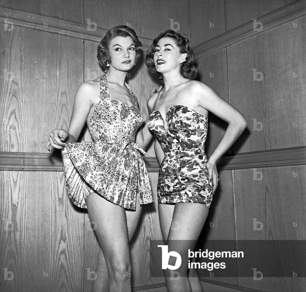 Presentation on March 7, 1957 of Swimming Suits and Beach Suits in Paris : here Suits By L. Libron (b/w photo)