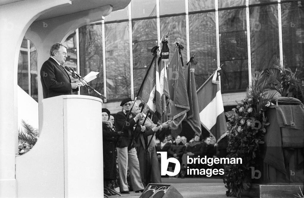 Funeral of French Writer Louis Aragon, Paris, December 28, 1982 : Pierre Mauroy Making A Speech (b/w photo)
