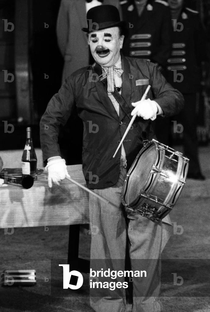 Le Clown Charlie Cairoli  (b/w photo)