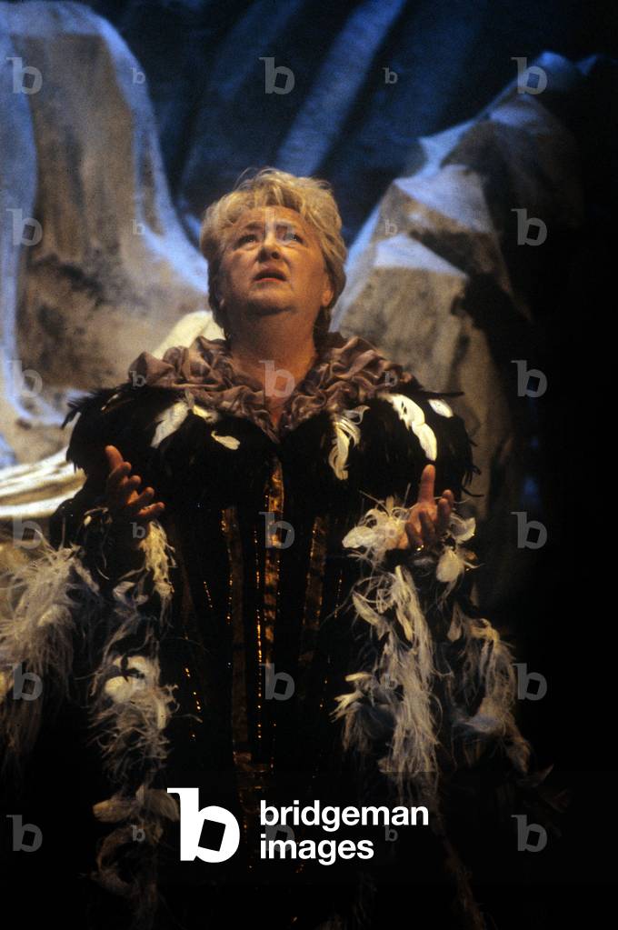 Jacqueline Maillan in Play 