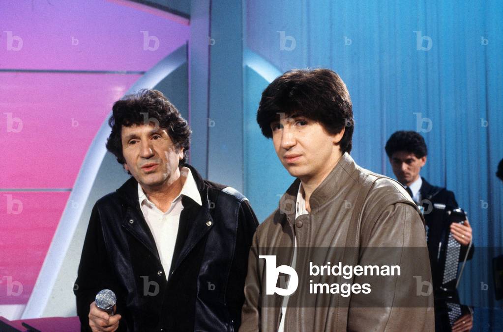 Singer Marcel Mouloudji With his Son Gregory during TV Programme in 1986 (photo)