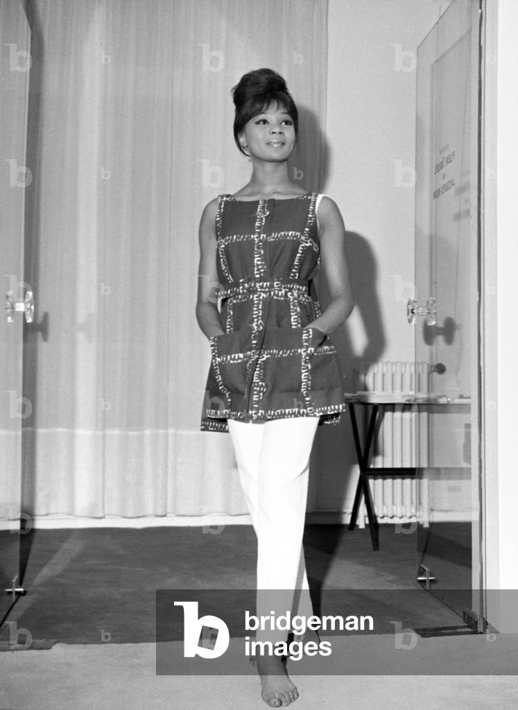 Jacques Heim Fashion : Presentation on October 24, 1962 of 1963 Summer Collection (b/w photo)