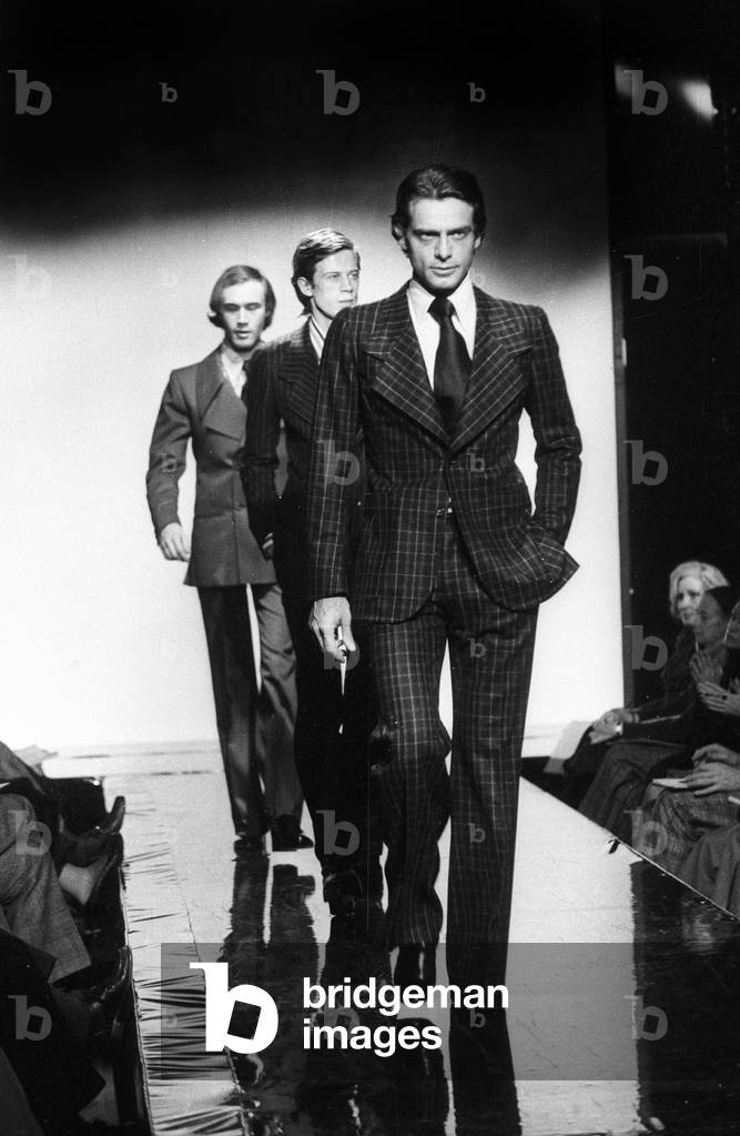 Men Fashion Show For The Pierre Cardin 1973-1974 Autumn Collection February 09, 1973 (b/w photo)