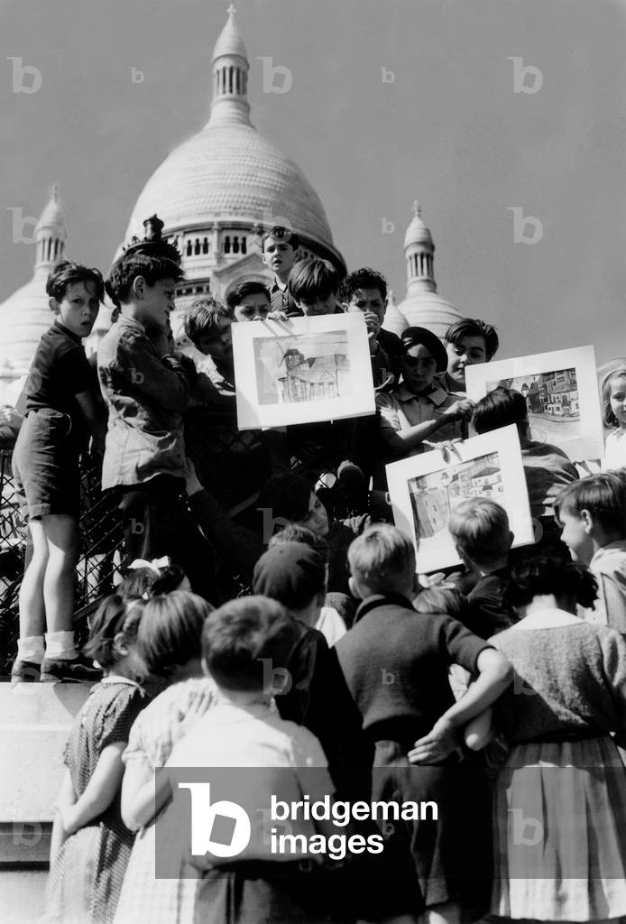 Contast of Drawings in Montmartre, Paris, June 3, 1939 (b/w photo)