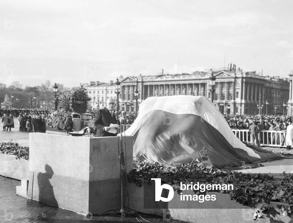 Funeral of Leon Blum, April 2, 1950, on the Place de la Concorde, Paris : Vincent Auriol making a speech (b/w photo)