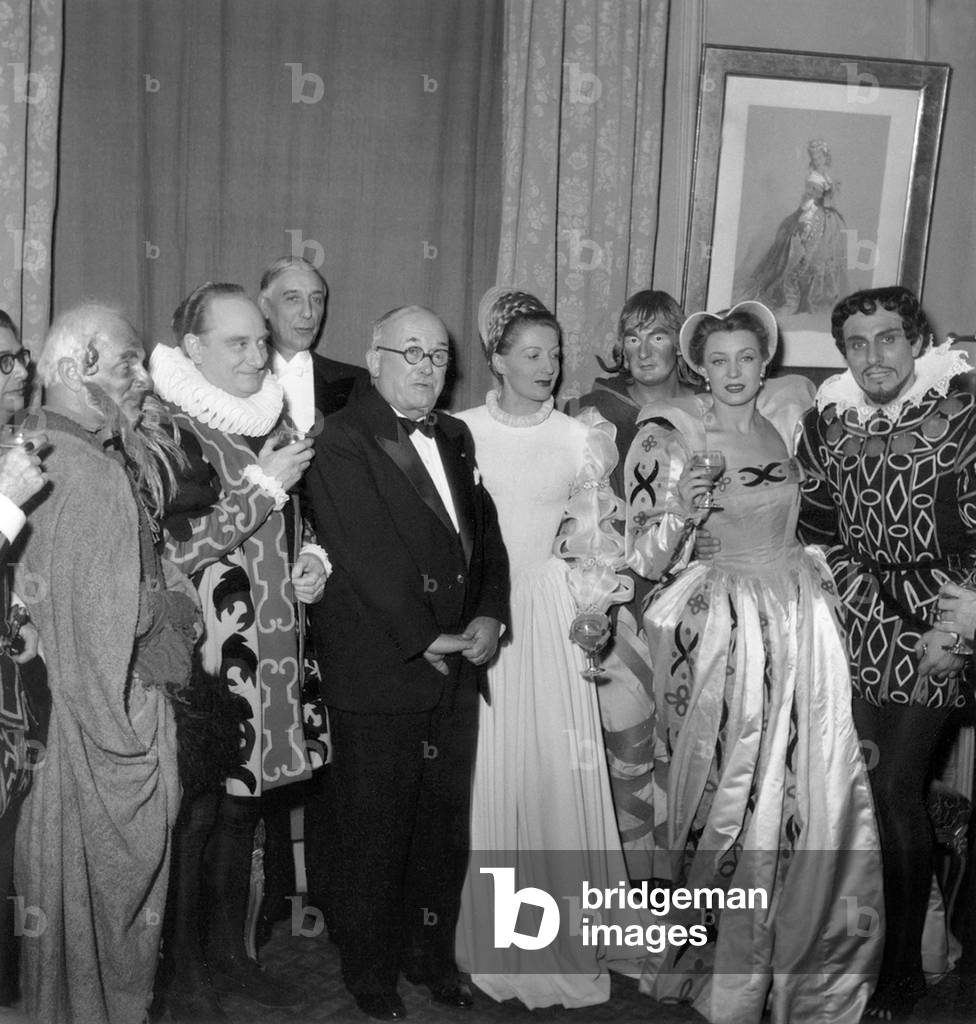 Premiere De La Piece De Theatre 