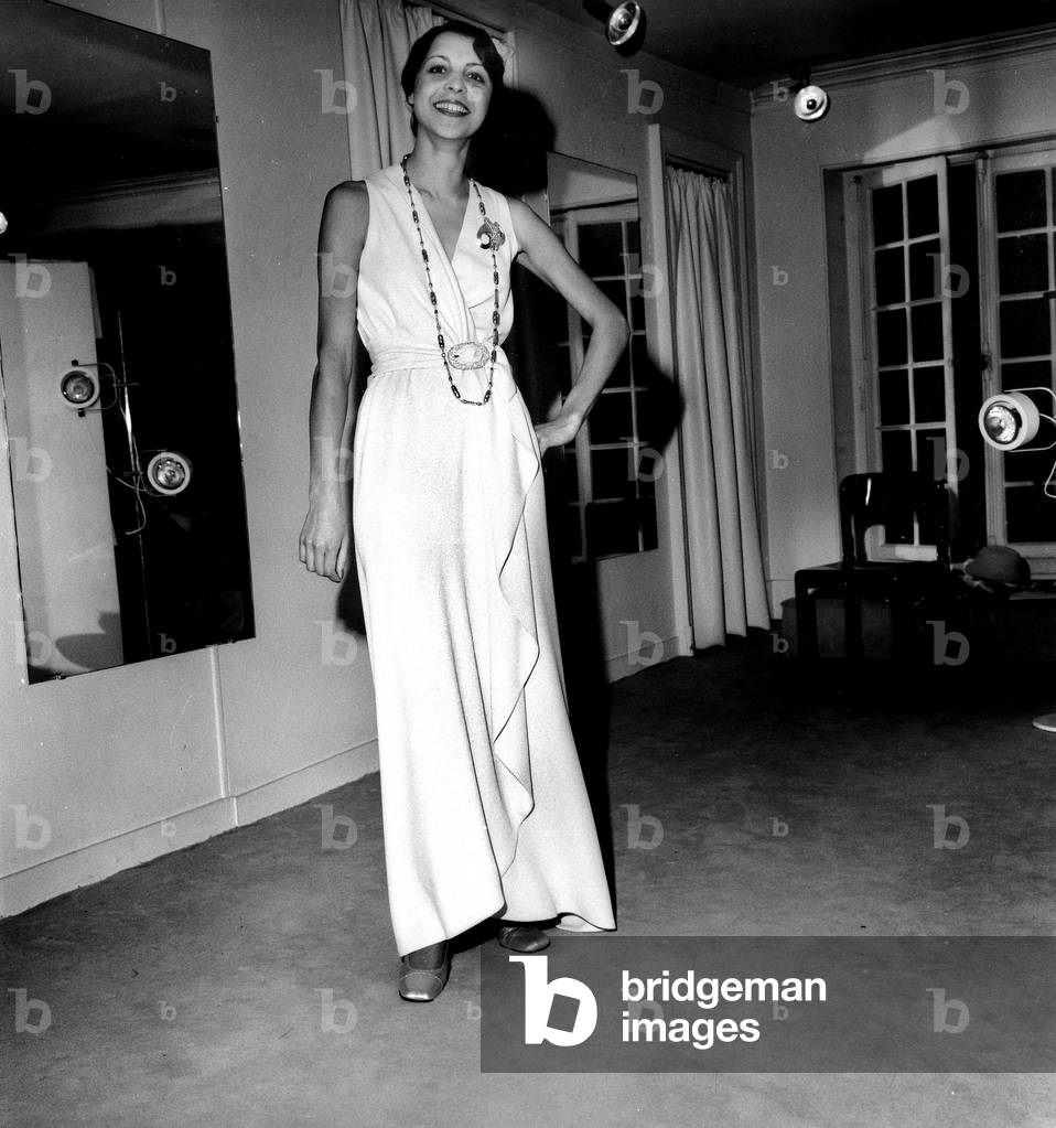 D46964 Mode Serge Lepage Collection Spring Summer 74 January 18, 1974 (b/w photo)