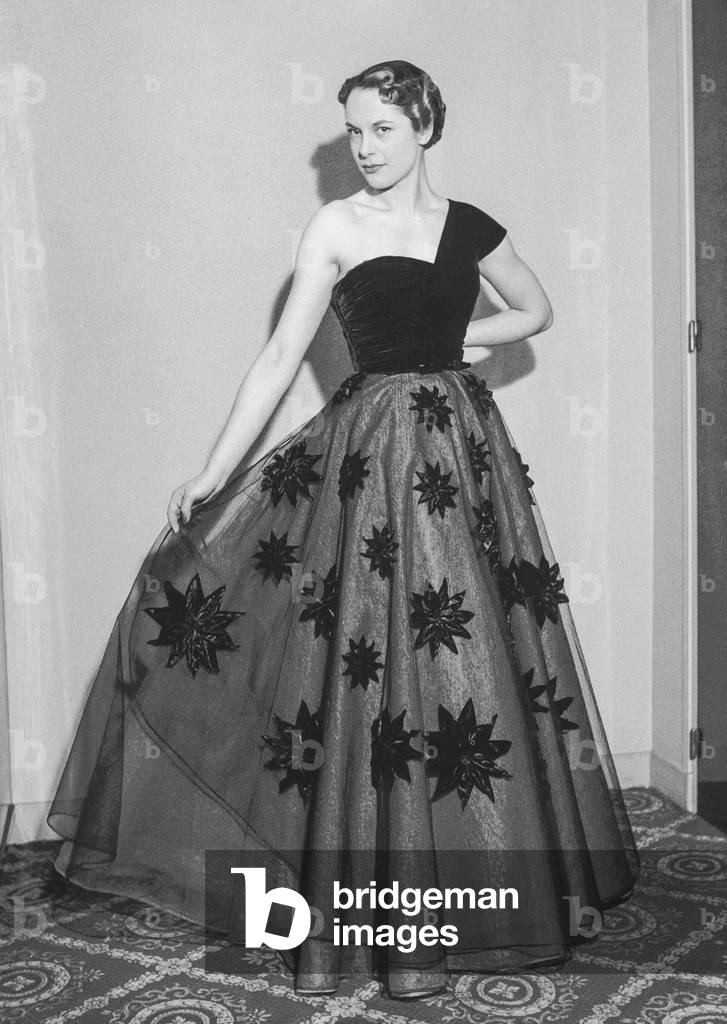Martine Laure fashion, Spring models, Paris, December 27, 1951 : 