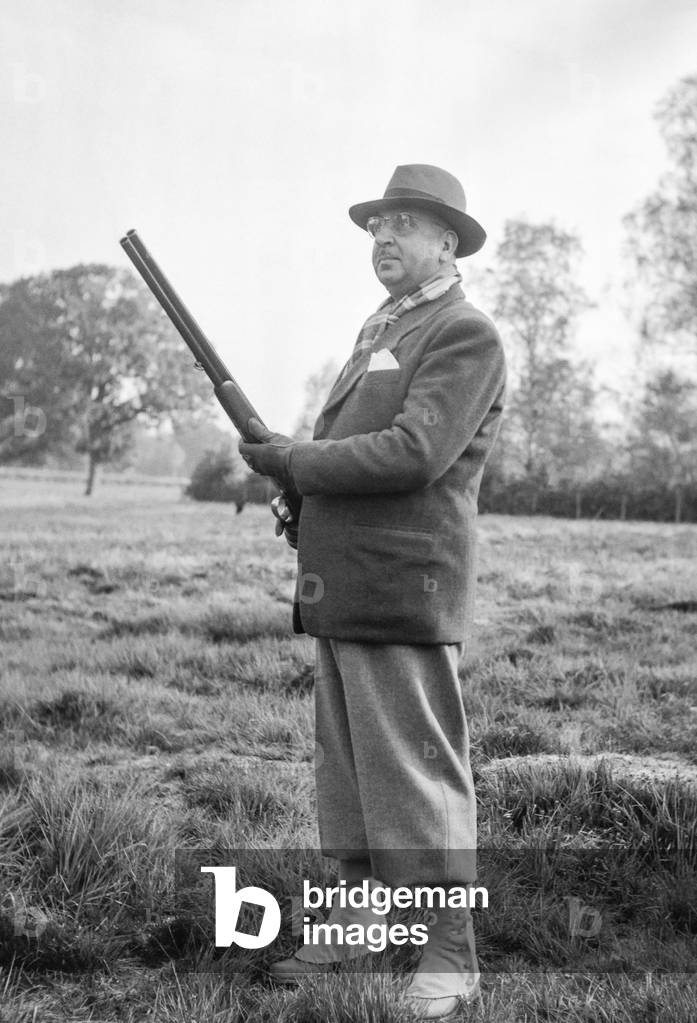 Presidential hunting in Rambouillet, France, October 26, 1950 : the General Muhammad Omer Khan, ambassador of Afghanistan in Paris (b/w photo)