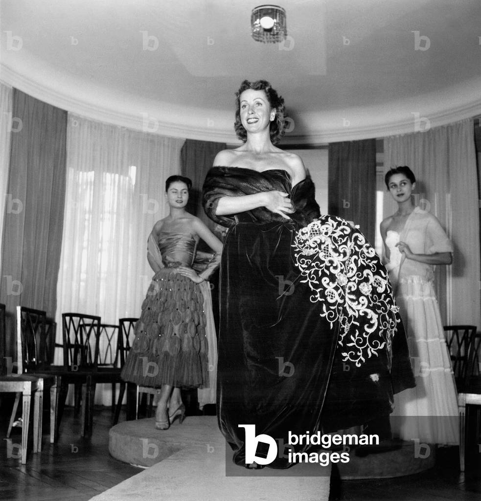 Danielle Darrieux at Balmain'S Shop For New Dress September 29, 1951 (b/w photo)