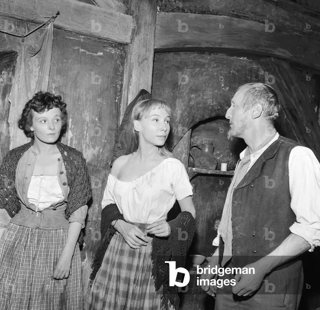 Shooting of the film “Les miserables” with Sylvia Montfort and Bourvil on June 22, 1957 (b/w photo)