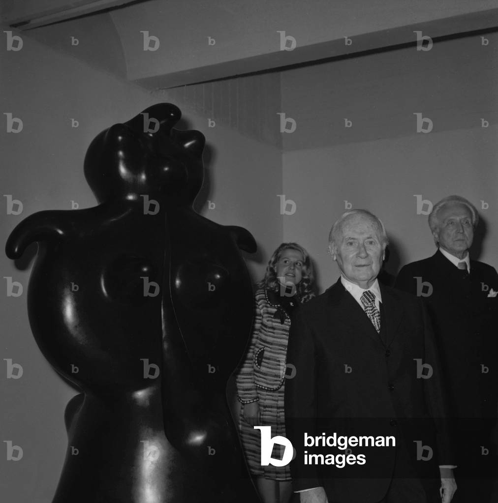 Joan Miro with art collector and dealer at the Maeght foundation in Saint Paul de Vence during his work exhibition on April 16, 1973