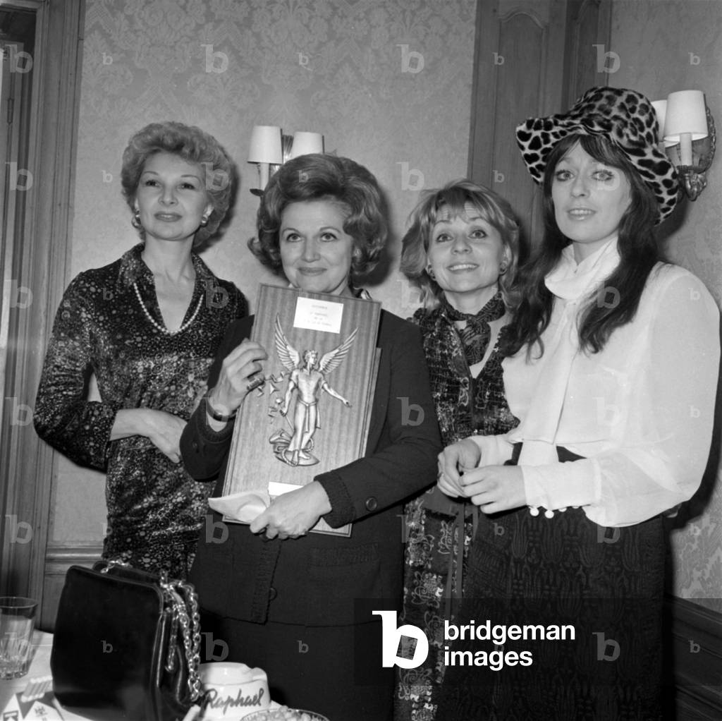 Colette Marchand, Micheline Sandrel, Annie Cordy et Agnes de la Faye (b/w photo)