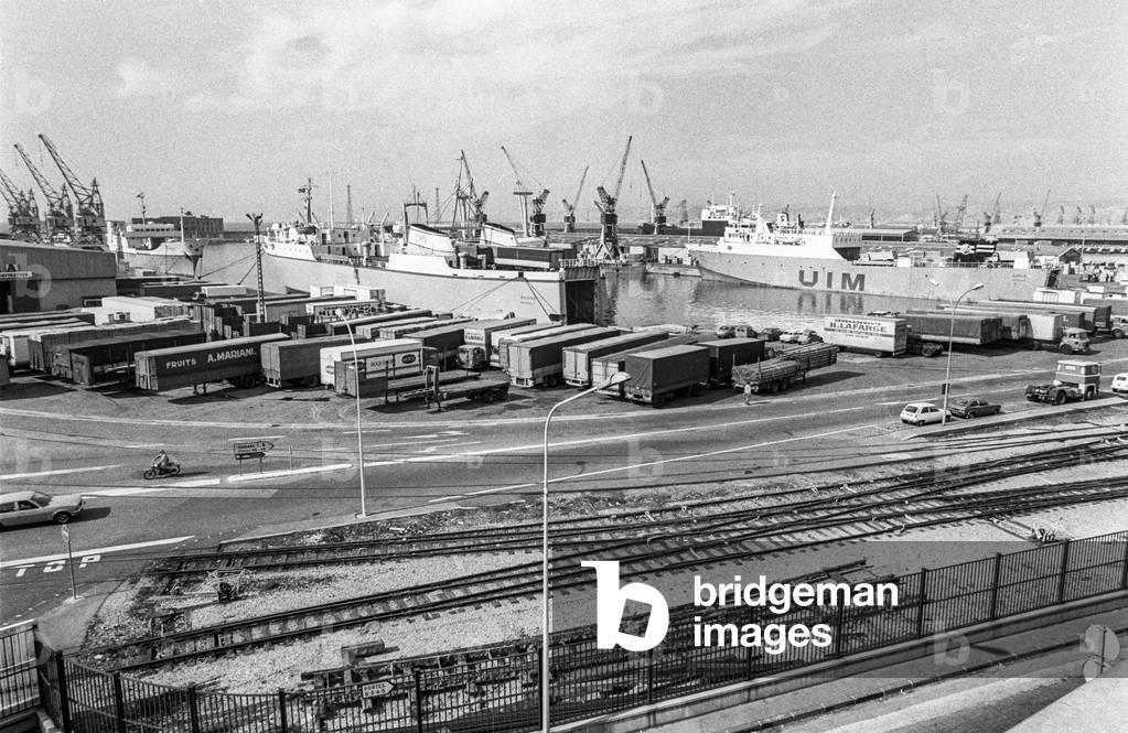 The harbour of Marseille during the strike, France, October 30, 1978 (b/w photo)
