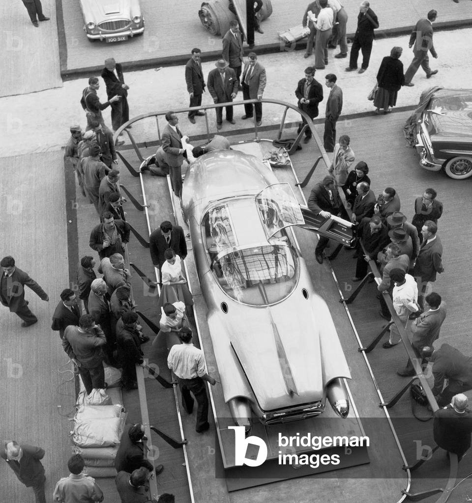 Alfa Romeo Superflow Sports Car Presented at Paris Motor Show October 1956 (b/w photo)