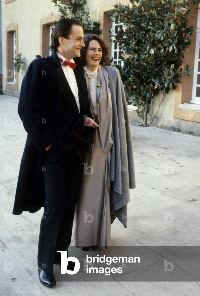 La Serie Televisee Chateauvallon De Sergefriedman Et Paulplanchon Avec Vincent Gauthier Et Sylvie Fennec 1985 (photo)