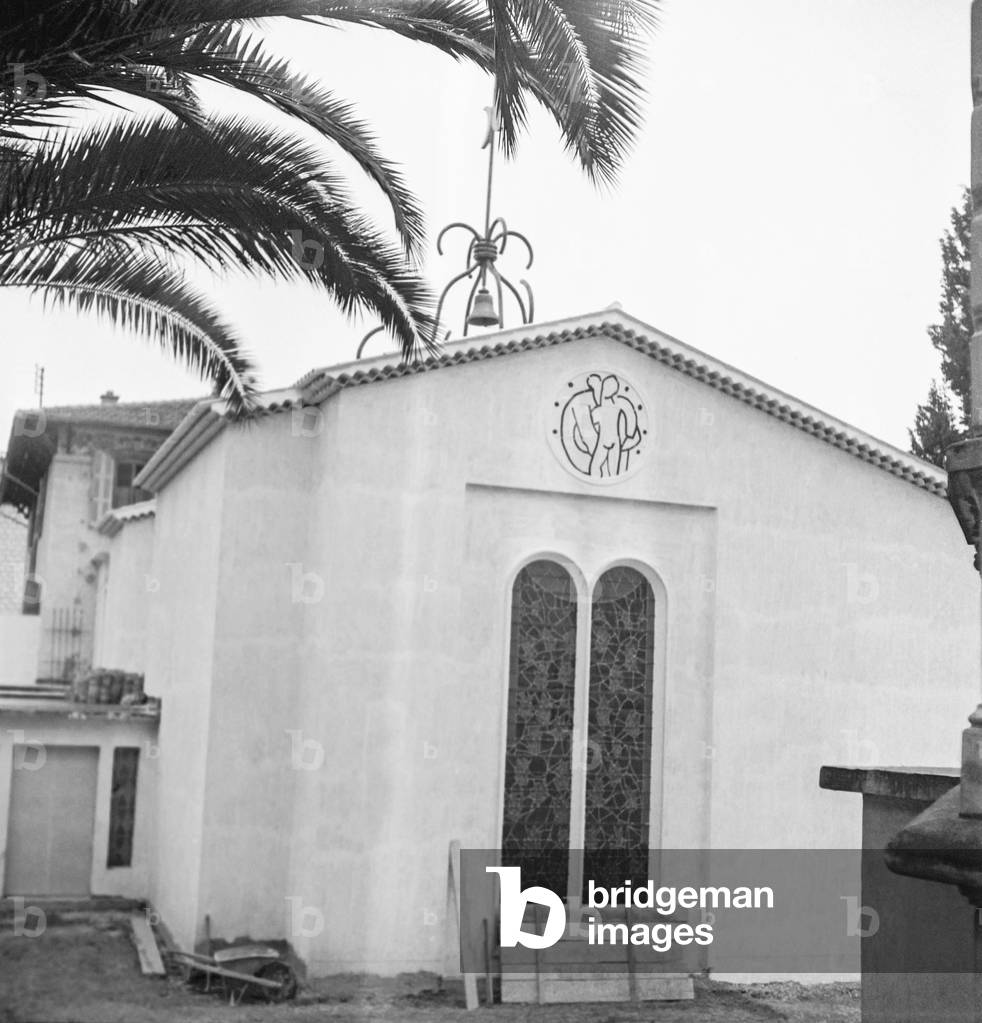 Saint Paul de Vence church, south of France, April 7, 1951 (b/w photo)