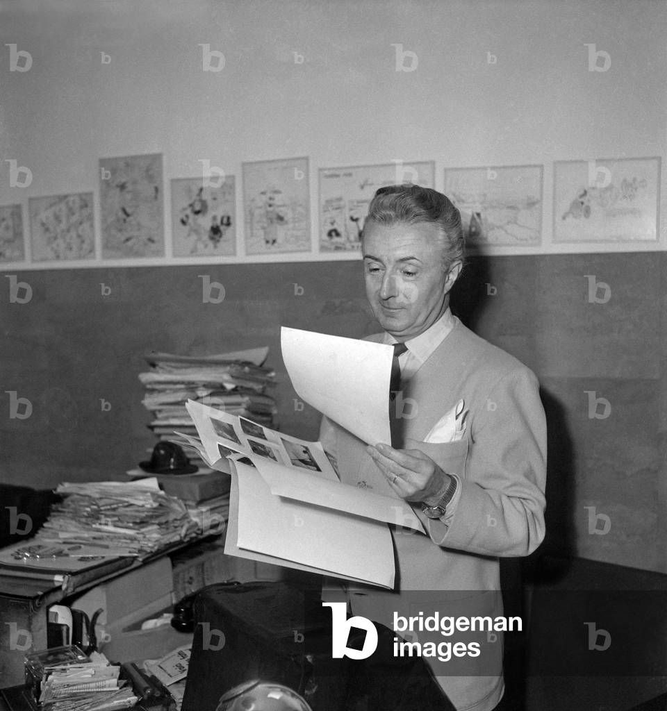 French actor Noel Noel (Lucien Edouard Noel) at home in Paris, December 1949 (b/w photo)