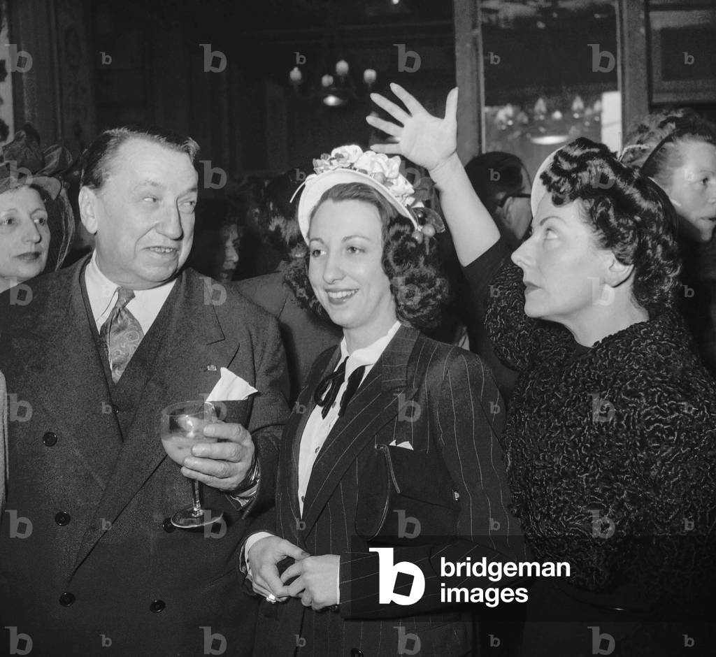 Grand Prix des Midinettes a Paris, 21 avril 1950 : Francis Carco, Liliane Dumont, Marie Bizet  neg:30689 (b/w photo)
