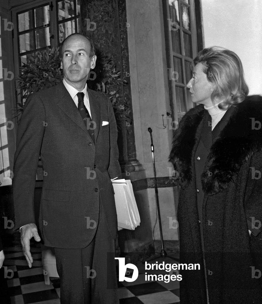 Valery Giscard d'Estaing (VGE) and journalist Daniele Breem, Paris, April 4, 1971 (b/w photo)