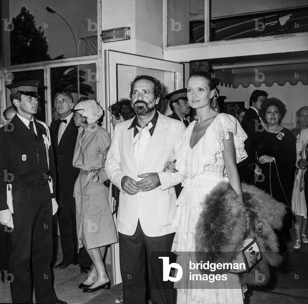 Jean Yanne and Mimi Coutelier (b/w photo)