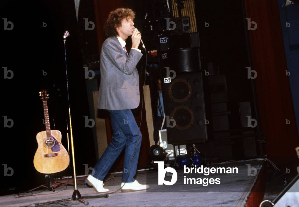 The French Singer Alain Souchon at The Olympia Stage, in Paris, November 13, 1980 (photo)