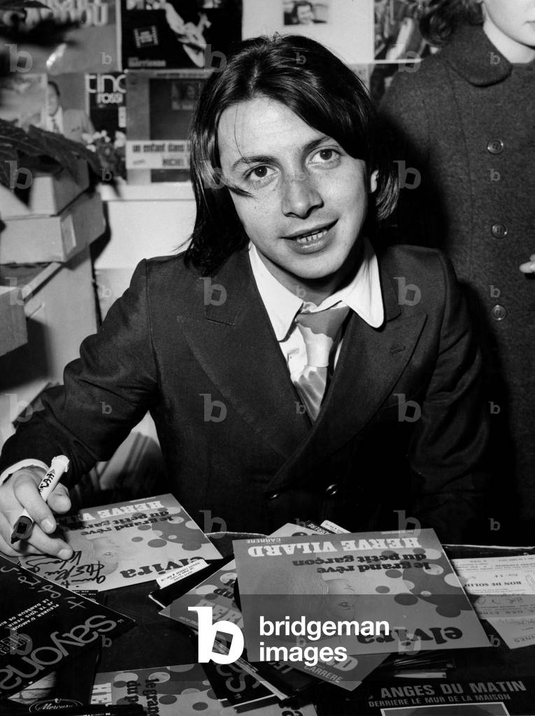 Herve Vilard Signing his Records at Child Fair in Paris December 02, 1971 (b/w photo)