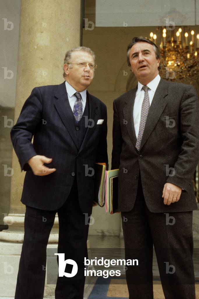 Michel Charasse Minister of Budget and Jean Pierre Soisson Minister of Public Service Outgoing of the Council of Ministers 1992 (photo)