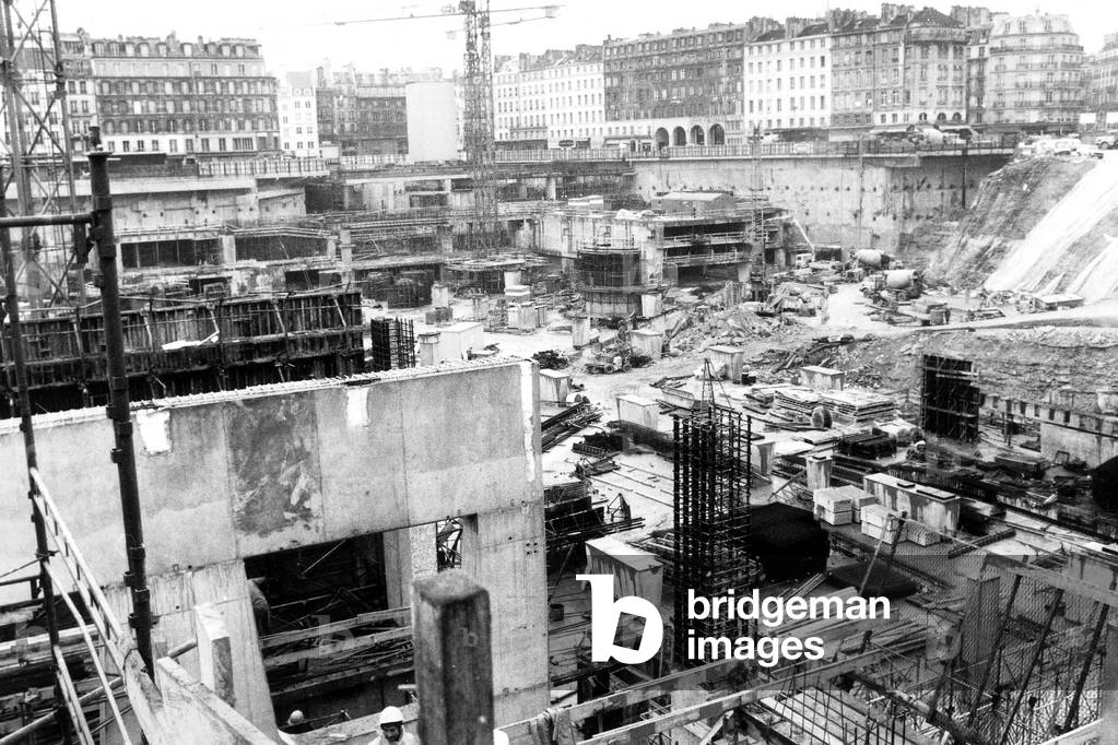 Building of Rer Chatelet-Les-Halles Station (The Rapid-Transit Rail System in The Paris Region) February 12, 1976 in The Background The Saint Eustache Church - Chantier Travaux Building Construction Site Grue Crane (b/w photo)