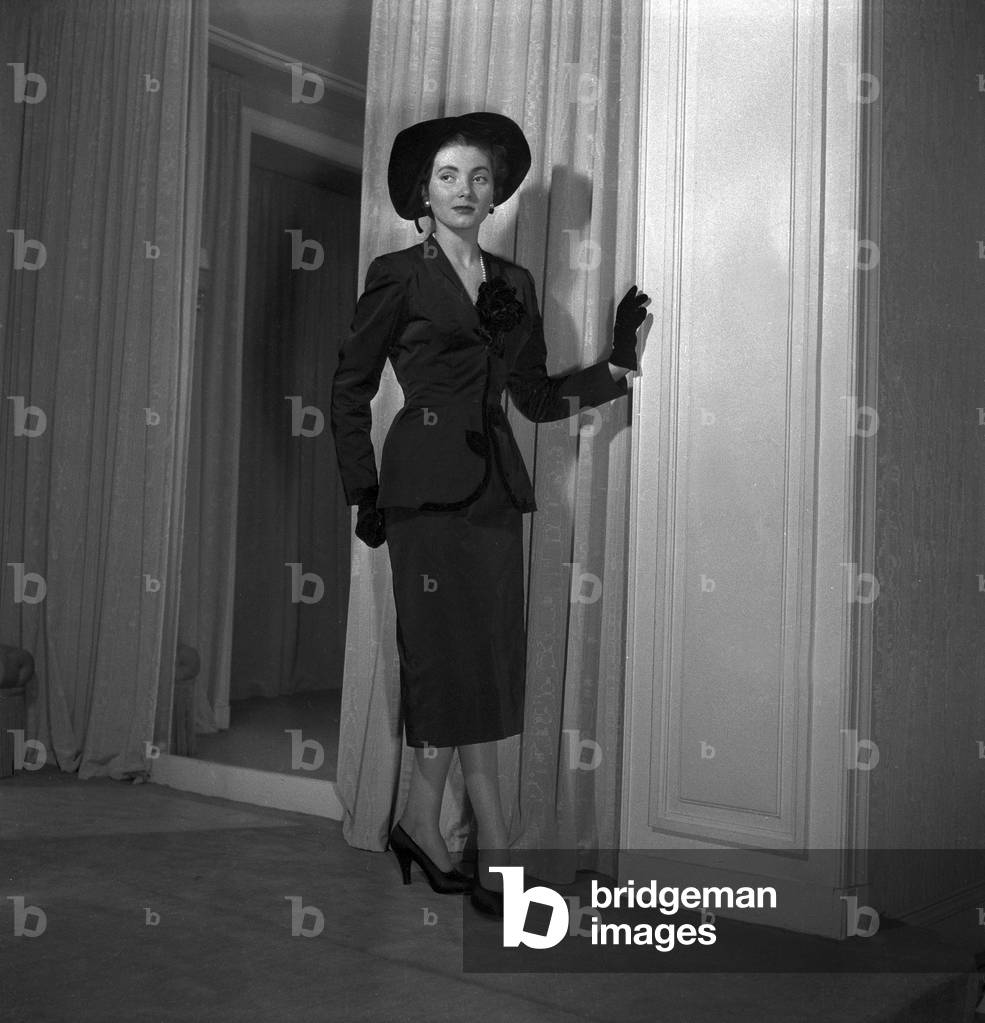 A Suit By Marcel Rochas For Autumn/Winter Collection 1950-1951 (b/w photo)