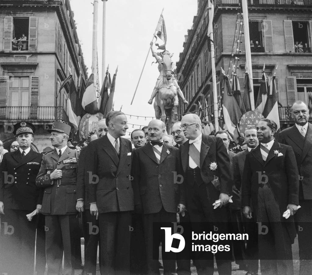 Ceremony on May 8, 1950 at the statue of Joan of Arc in Paris : French General Rene Jean-Charles Chouteau, Georges Bidault, Andre Le Troquer, Vincent Auriol and Gaston Monnerville (b/w photo)