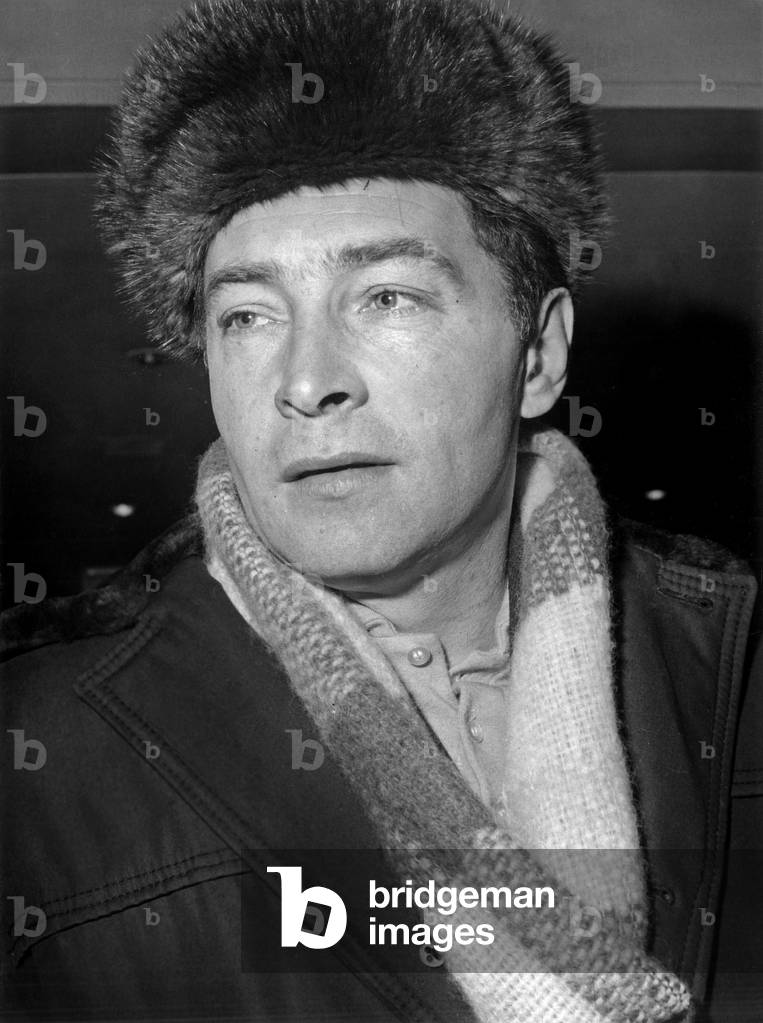 Vyacheslav Tikhonov A Son Arrivee Au Bourget 1966 (b/w photo)