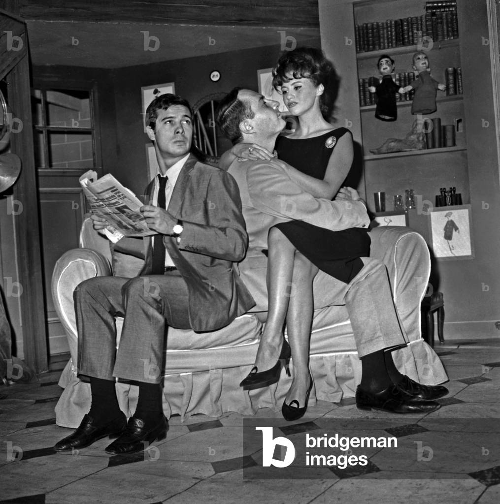 Guy Bedos Sacha Lighter And Genevieve Fontanel In The Piece “L'Idee D'Elodie” By Michelandre And Rogerbernstein At Theatre Michel In Paris August 27 1962 Neg: B49902 (b/w photo)