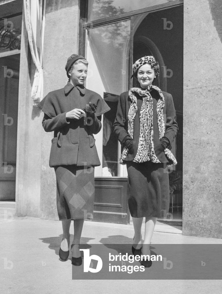 Carven Fashion, 1950-1951 Autumn/Winter, August 1950 (b/w photo)